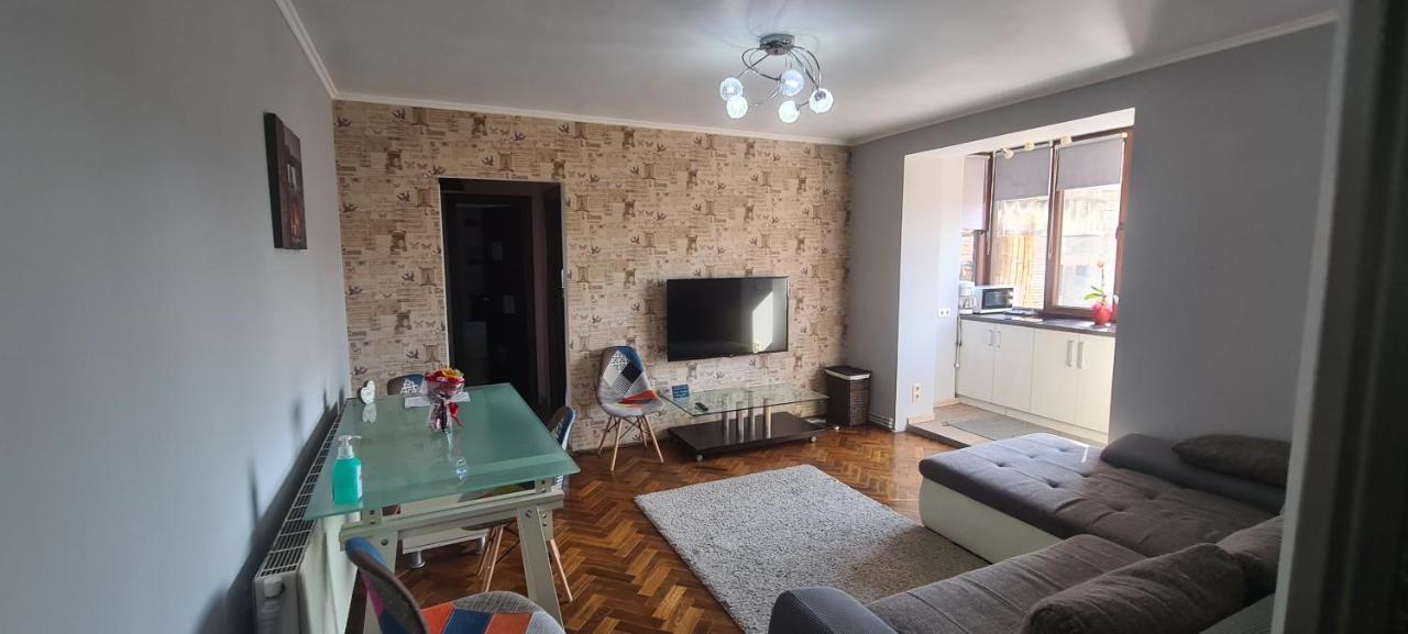 Comfort Home Apartment 1 Petrosani Luaran gambar